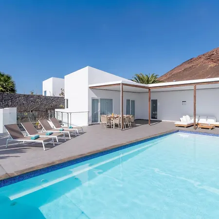 Ereza Royal Family Hoopoe-1 Villa Playa Blanca (Lanzarote)