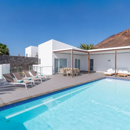 Ereza Royal Family Hoopoe-1 Villa