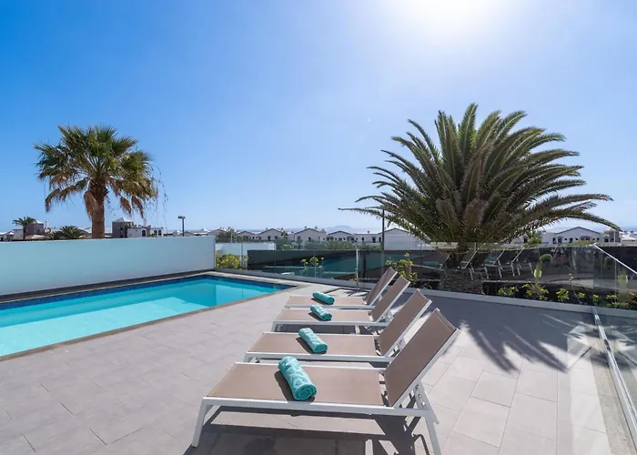 Villa Ereza Royal Family Hoopoe-1